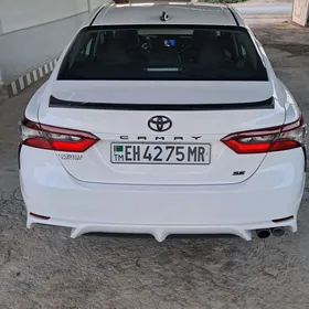 Toyota Camry 2021