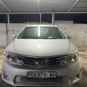 Toyota Camry 2012