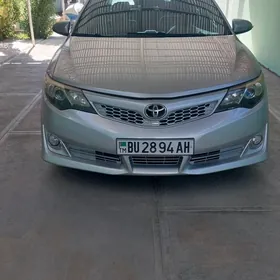 Toyota Camry 2014