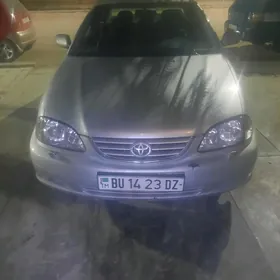 Toyota Avensis 2002