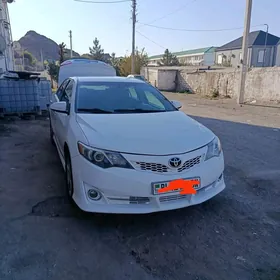 Toyota Camry 2012