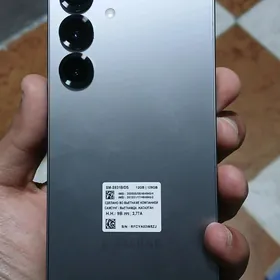 Samsung S25 karopkasyz