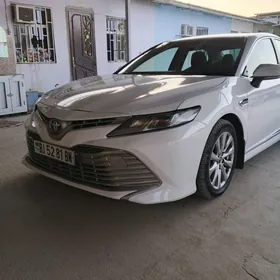 Toyota Camry 2020