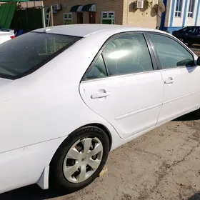 Toyota Camry 2004