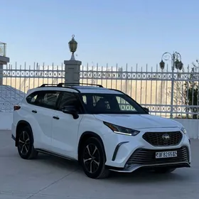 Toyota Highlander 2021