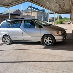 Toyota Sienna 2001