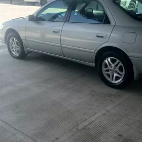 Toyota Camry 2001