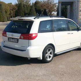Toyota Sienna 2005