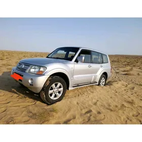 Mitsubishi Pajero 2004