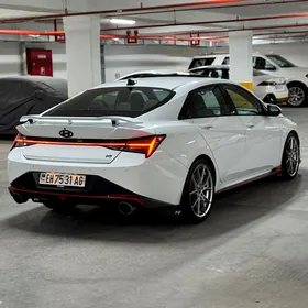 Hyundai Elantra 2022