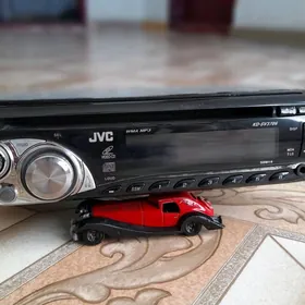 магнитофон JVS