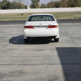 Toyota Camry 1999
