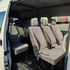 Toyota Hiace 2018