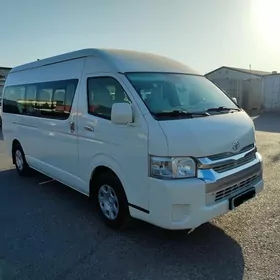 Toyota Hiace 2017