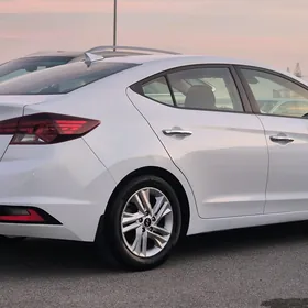 Hyundai Elantra 2020