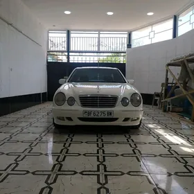 Mercedes-Benz E320 2002