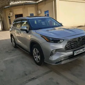 Toyota Highlander 2022