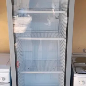 Witrine holodilnik UGUR