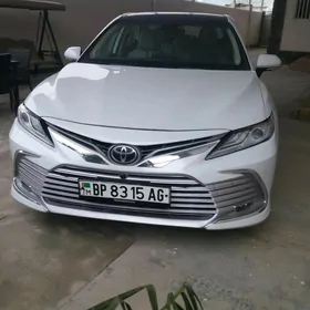 Toyota Camry 2021