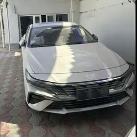 Hyundai Elantra 2025