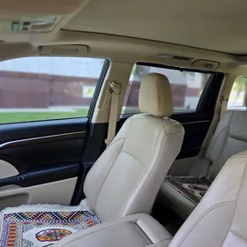 Toyota Highlander 2016