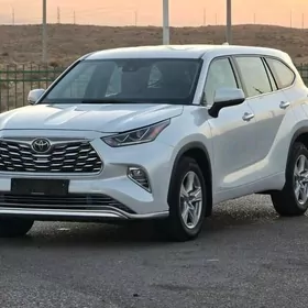 Toyota Highlander 2020