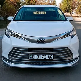 Toyota Sienna 2021