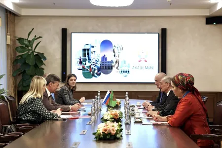 Академия госслужбы Туркменистана укрепляет научные связи с российскими коллегами