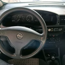 Opel Zafira 2002