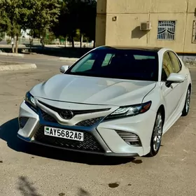 Toyota Camry 2018