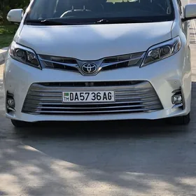 Toyota Sienna 2020