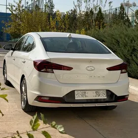 Hyundai Elantra 2020