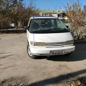 Toyota Previa 1990