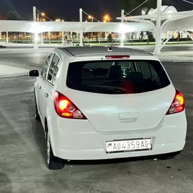 Nissan Tiida 2006