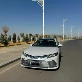 Toyota Camry 2022
