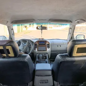 Mitsubishi Pajero 2004