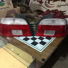 задние габаритные огни