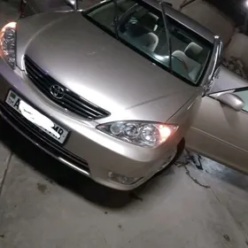 Toyota Camry 2004