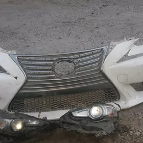 Lexus Is On bumper