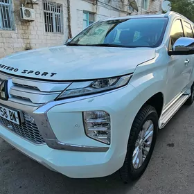 Mitsubishi Montero Sport 2023