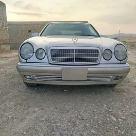 Mercedes-Benz E320 1996