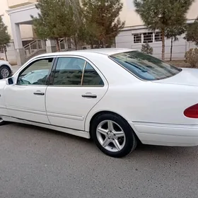 Mercedes-Benz W212 1999