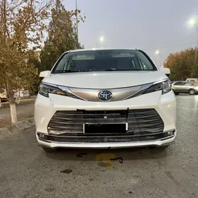 Toyota Sienna 2023