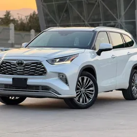 Toyota Highlander 2021