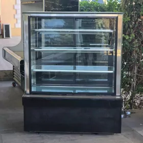 Tort witrine haladilnik