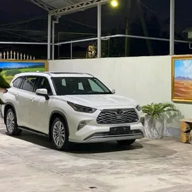 Toyota Highlander 2021