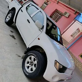 Mitsubishi L200 2008