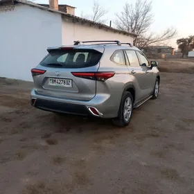Toyota Highlander 2022