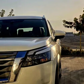 Nissan Pathfinder 2023