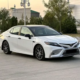 Toyota Camry 2022
